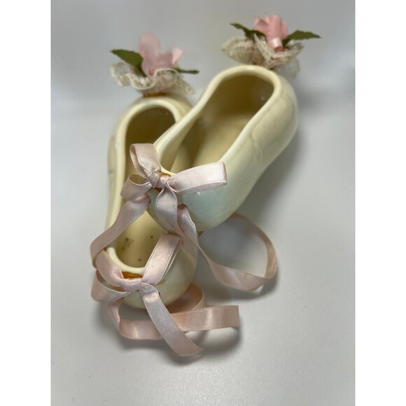 Ceramic Dainty Ballet Slippers Shoes W Pink Rose and Lace Accent Dancer Gift - Picture 3 of 3